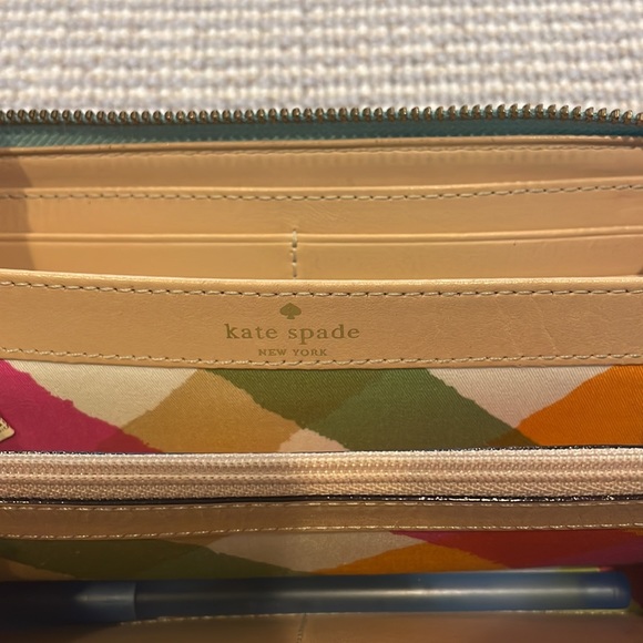 Kate Spade Wallet - Picture 6 of 6